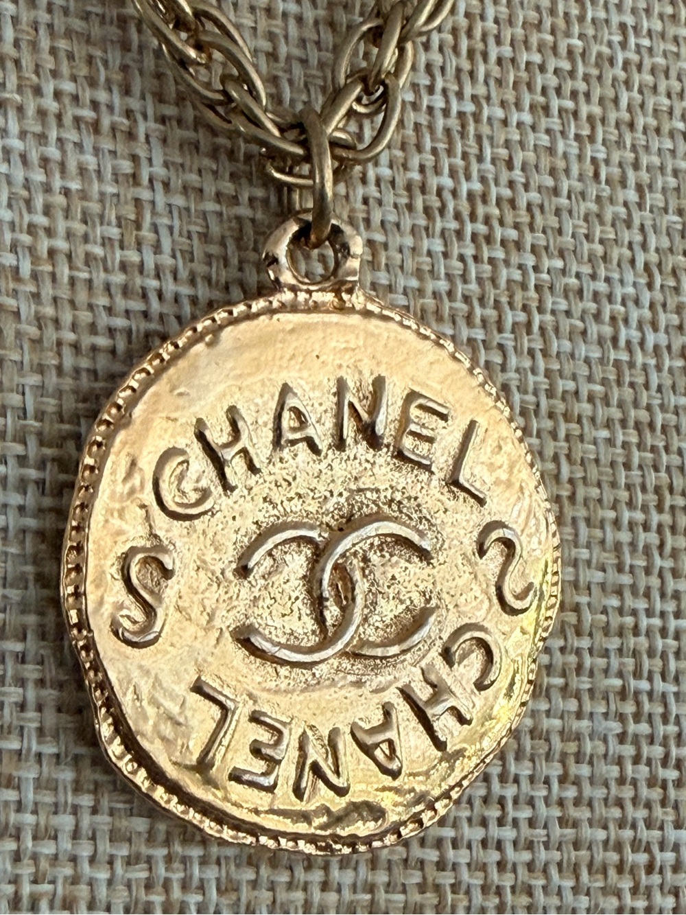 CHANEL Vintage CC Coin Medallion Gold Necklace 16” + COA - Picture 3 of 11